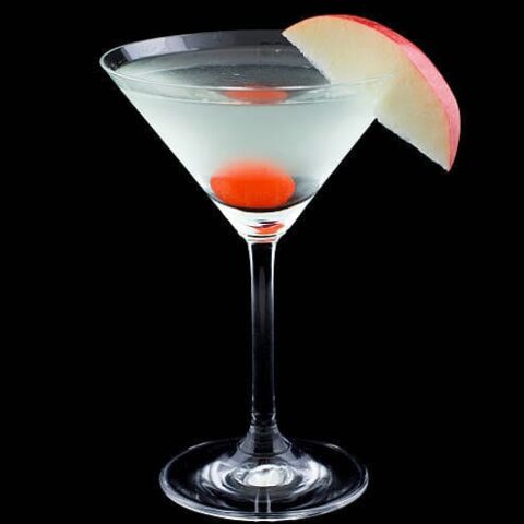 Easy Appletini Cocktail Recipe with Just 4 Ingredients